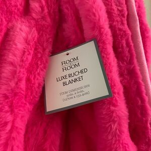 50x60 blanket hot pink new throw